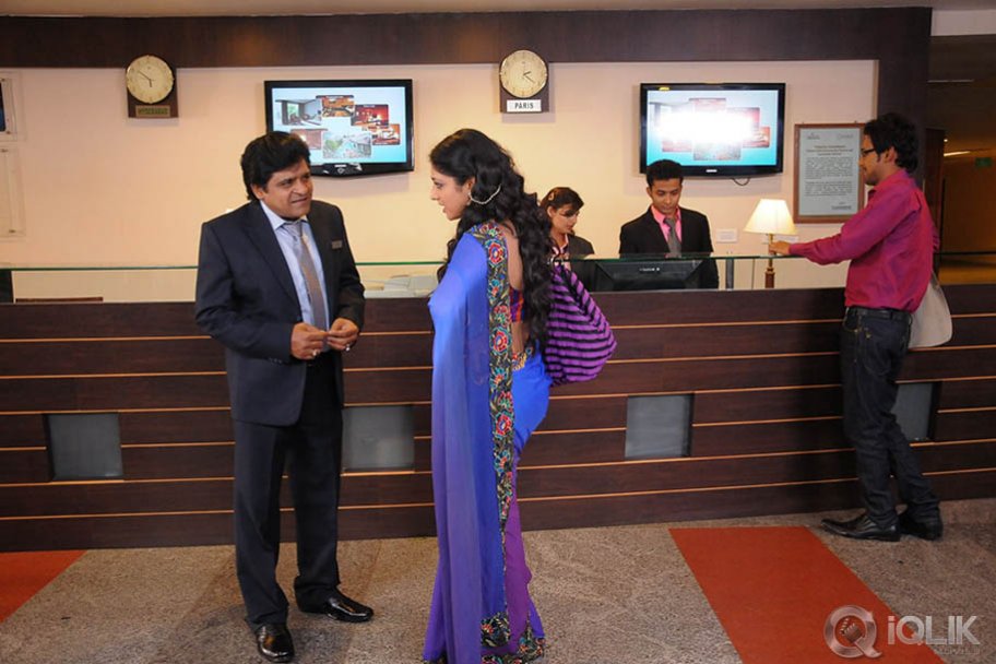 Abbai Class Ammayi Mass